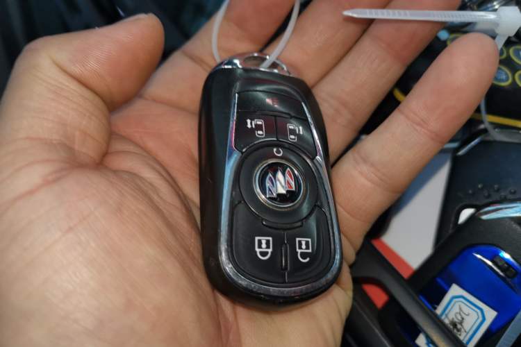 Used Buick GL8 2021 ES Land Cruiser 653T Luxury Edition
