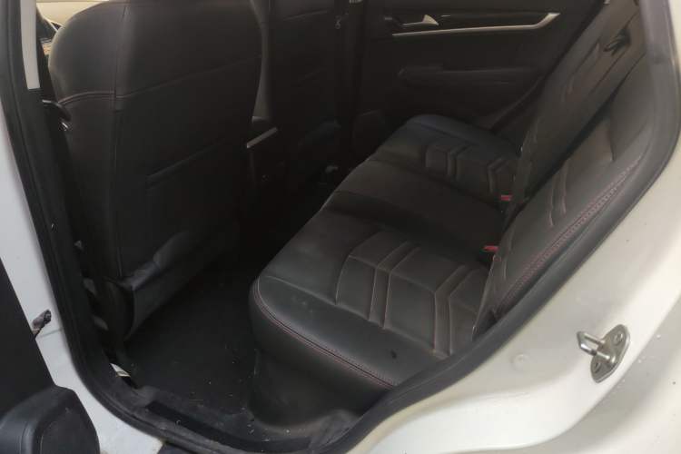 Used Dongfeng Aeolus AX7 2016 2.0L Automatic Zhiyi Trim
