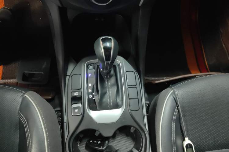 Used Hyundai Santa Fe 2017 2.0T Automatic Two-Wheel Drive Smart Version 7 Seats