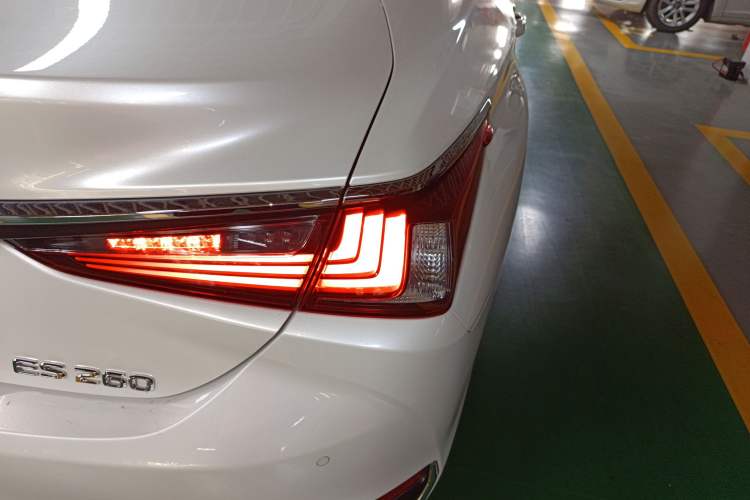 Used Lexus ES 2020 260 Excellence Edition
