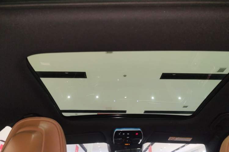 Used Mercedes-Benz E-Class 2025 Facelift E 300 L Luxury Edition
