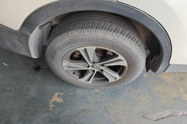 Used Toyota RAV4 2015 2.0L CVT Two-Wheel Drive Fashion Edition