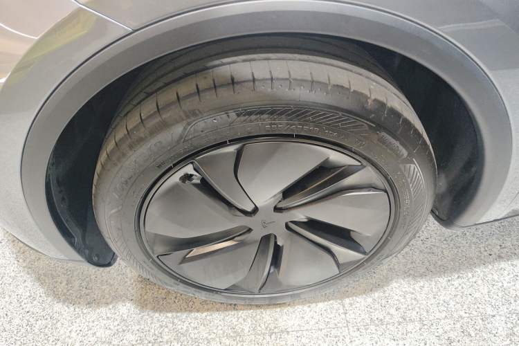 Used Tesla Model Y 2025 Rear-Wheel-Drive Version