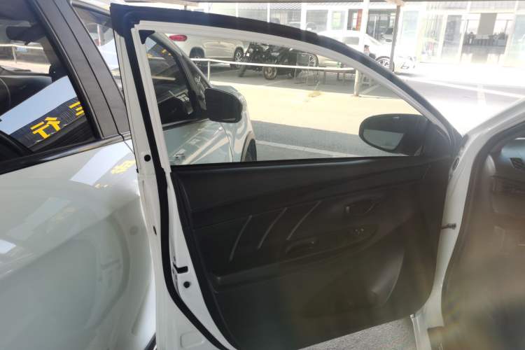 Used Toyota YARiS L 2016 Revised 1.5E CVT Charming Edition
