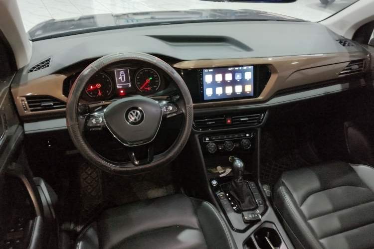 Used Volkswagen Tharu 2020 280TSI Two-Wheel Drive Luxury Plus Version China VI Standard
