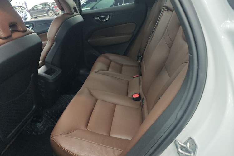 Used Volvo XC60 2022 B5 4x4 Zhiyi Luxury Edition
