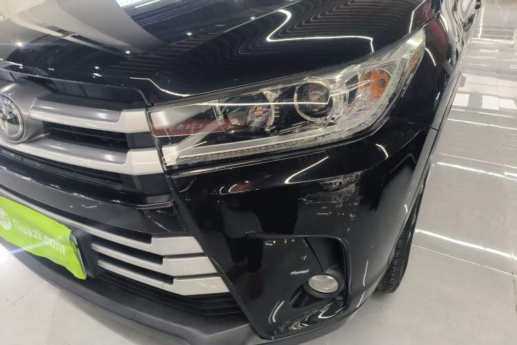 Used Toyota Highlander 2018 2.0T Four-Wheel Drive Luxury Edition 7 Seats China V Emission Standard
