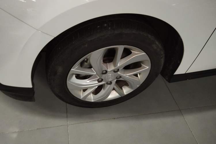 Used Buick Velite 6 2023 430km Range Commuter Version
