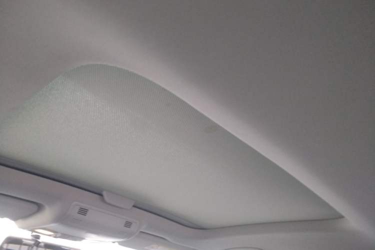 Used Volkswagen Golf 2017 1.6L Automatic Comfort Million-Vehicle Anniversary Edition
