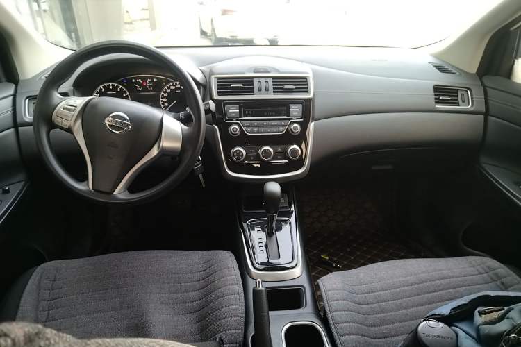 Used Nissan Tiida 2020 1.6L CVT Cool Edition
