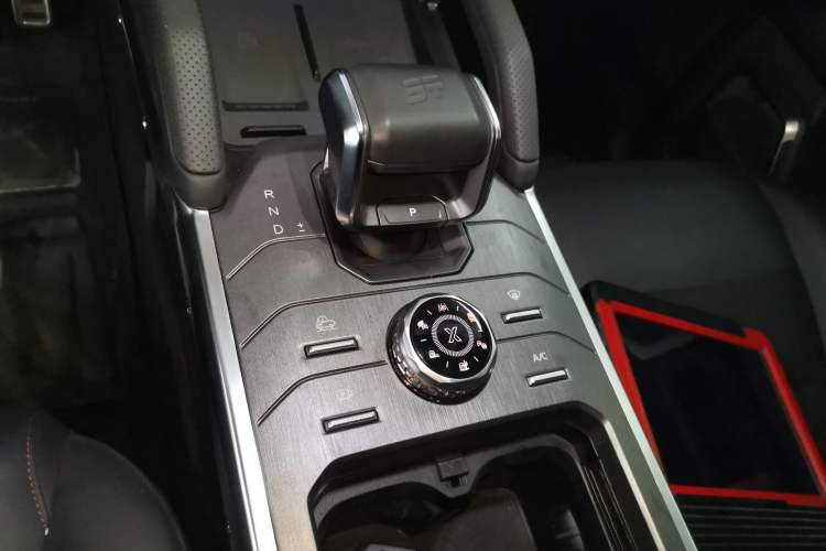 Used JETOUR Traveler 2024 2.0T All-Wheel-Drive Silver Dragon Wings