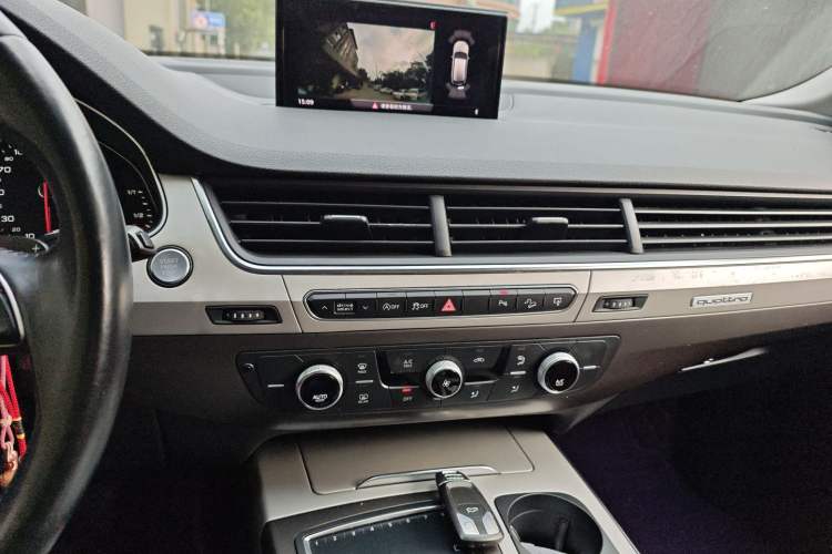 Used Audi Q7 2016 40 TFSI Comfort Model
