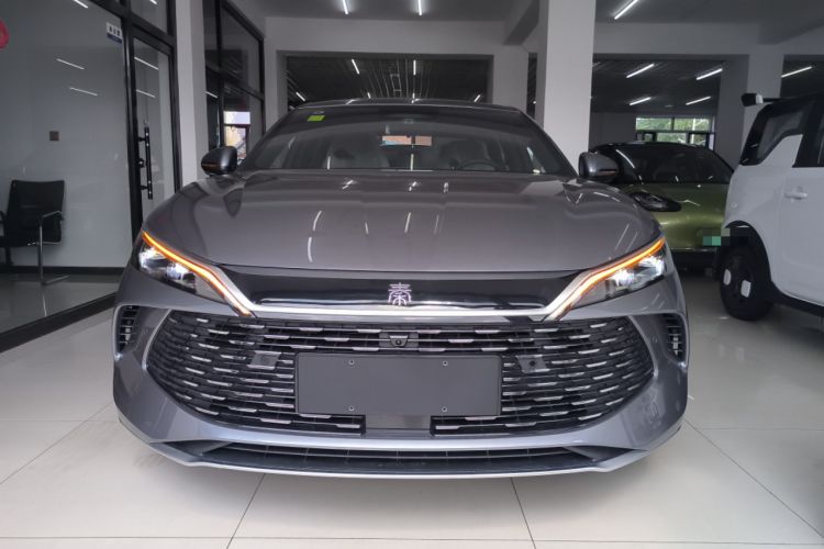 Used BYD Qin L 2025 DM-i Smart Drive 80KM Leading Model
