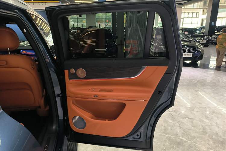 Used Hima AITO M9 2024 Range-Extended Max Edition 42 kWh 5-Seater Version
