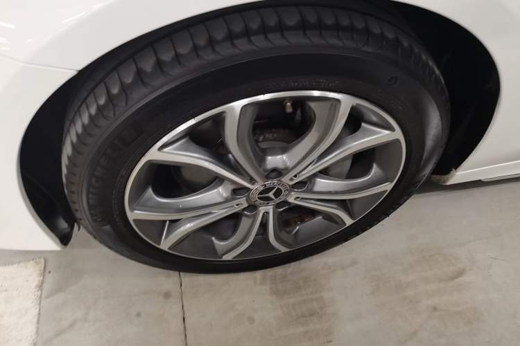 Used Mercedes-Benz E-Class 2020 Restyled E 300 L Sporty and Stylish Edition
