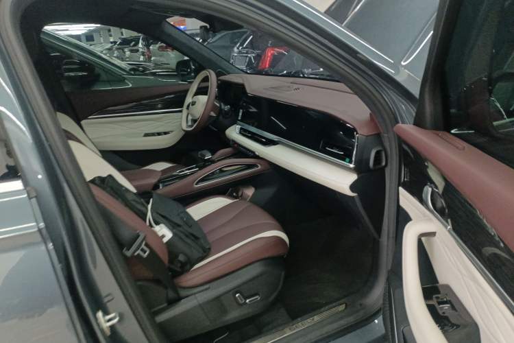 Used Geely Auto Monjaro L 2024 2.0TD High-Power Automatic Two-Wheel Drive Yunqi Version