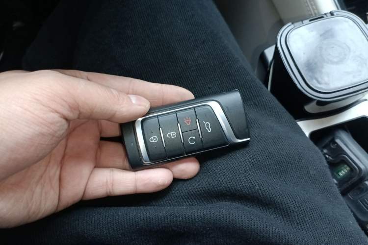 Used GAC Trumpchi GS8 2017 320T Two-Wheel Drive Luxury Smart Connectivity Version (7 Seats)
