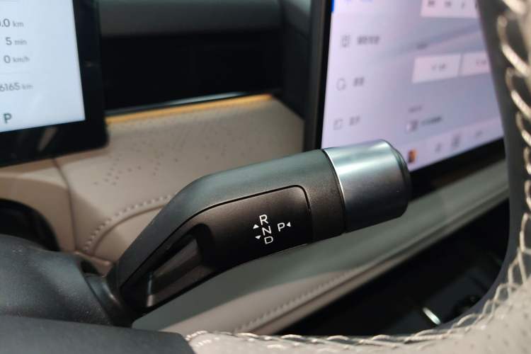 Used  Galaxy 8 2025 130km EM-P Exploration Edition