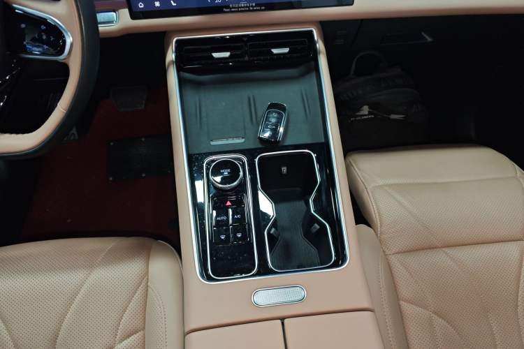 Used Chery Tiggo 8 L 2024 2.0T Two-Wheel Drive Prestige Version 5 Seats
