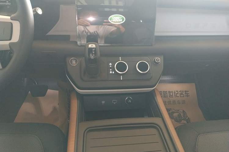 Used Land Rover Defender 2023 Facelift 110 3.0T P400 X-DYNAMIC HSE
