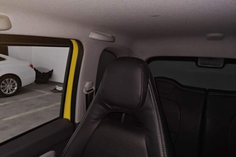 Used Wuling Hongguang MINIEV 2022 Macaron Premium Model – Lithium Iron Phosphate