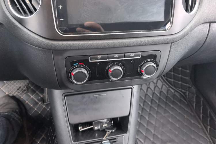 Used Volkswagen Tiguan 2015 1.8TSI Automatic Two-Wheel Drive Trend Edition