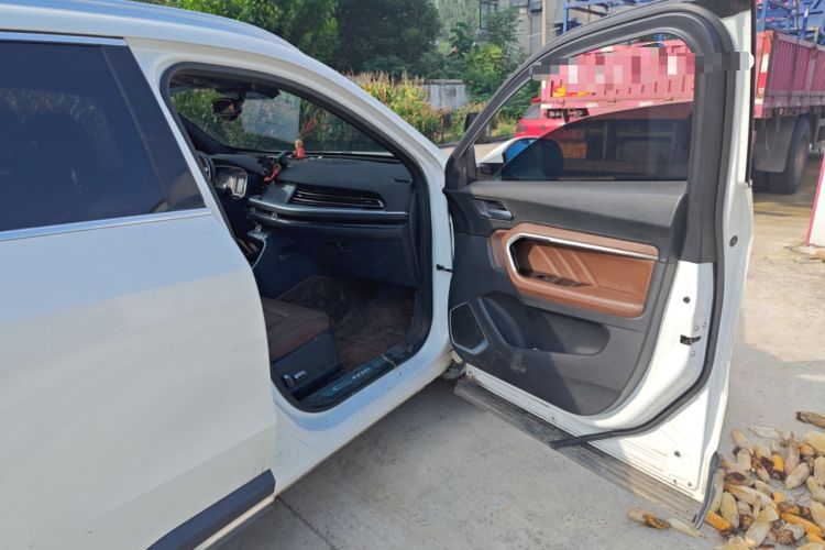 Used Haval H6 2017 Blue Label 1.5T Automatic Two-Wheel Drive ZhiShang Model