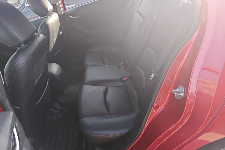 Used Mazda Mazda 3 Axela 2016 Sedan 1.5L Automatic Luxury Model
