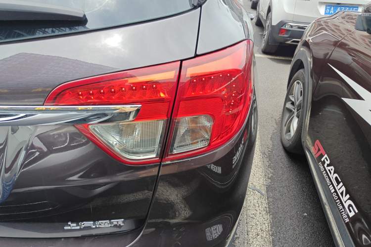 Used Buick Envision 2017 28T Four-Wheel Drive Luxury Model
