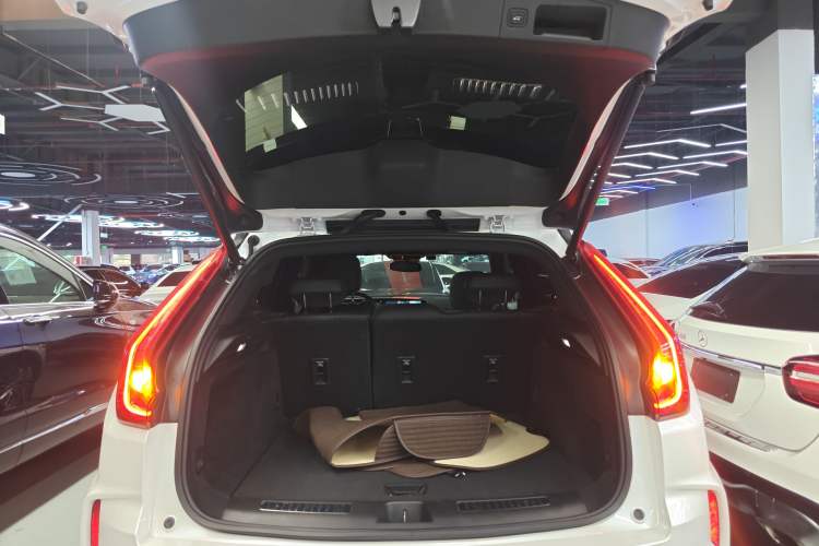 Used Cadillac XT4 2024 28T Two-Wheel-Drive Luxury Version
