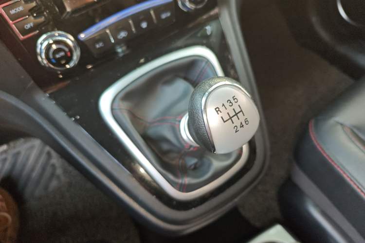 Used Haval H6 2015 Upgraded Model 1.5T Manual Two-Wheel Drive Elite Version