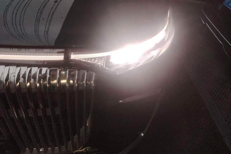 Used VOYAH Dream 2025 PHEV Four-Wheel-Drive Flagship Kunpeng Edition
