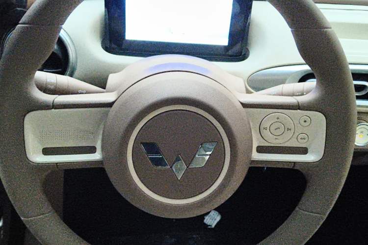 Used Wuling Hongguang MINIEV 2025 Four-Door Version Advanced Edition
