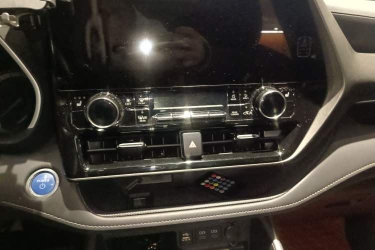 Used Toyota Highlander 2022 Dual-Engine 2.5L Four-Wheel Drive Prestige Version 7 Seats