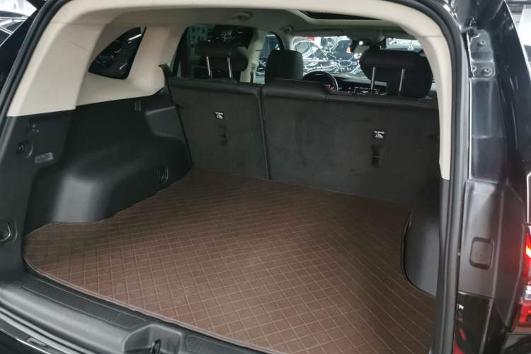 Used Buick Envision 2023 Encore Plus 652T Five-Seat All-Wheel-Drive Luxury Model