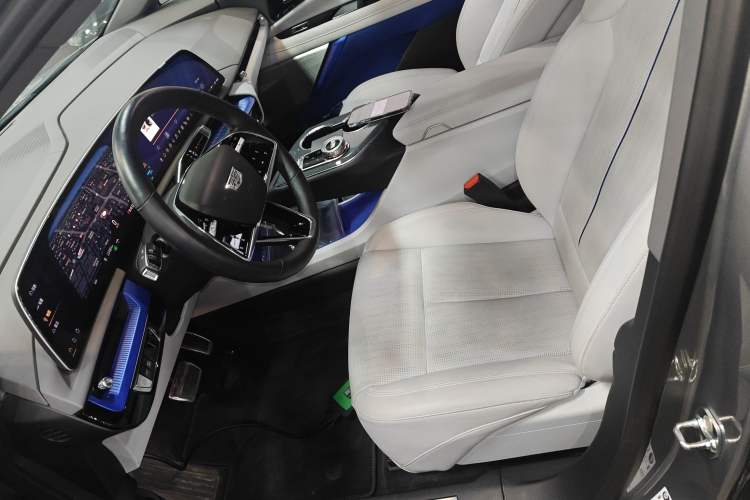 Used Cadillac OPTIQ 2024 Standard Range Version
