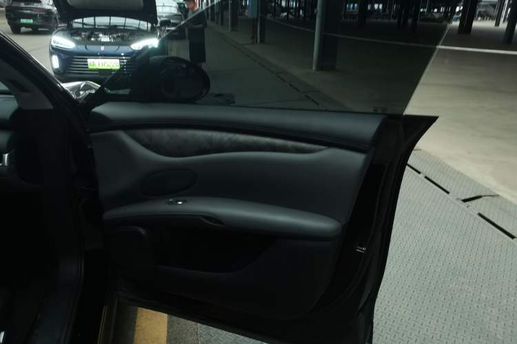 Used  LS6 2023 Max Long-Range Version
