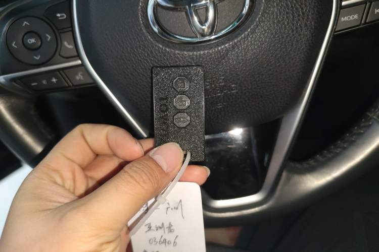 Used Toyota Avalon 2022 Dual-Engine 2.5L Luxury Edition
