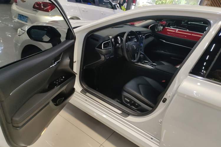 Used Toyota Camry 2019 Revised Version 2.0G Luxury Edition
