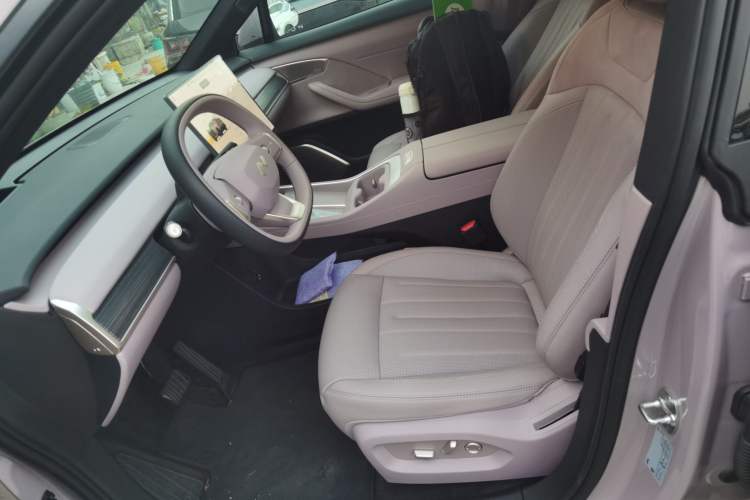 Used ONVO L60 2024 60 kWh Rear-Drive Version