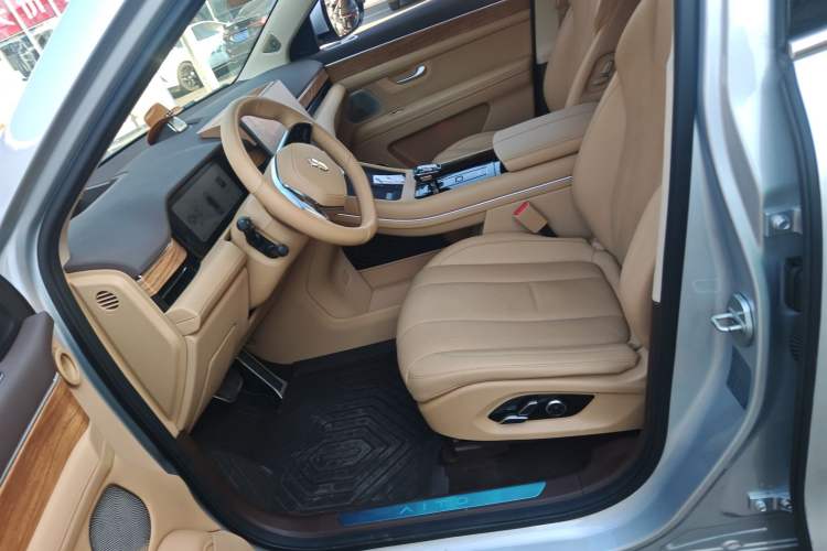 Used Hima AITO M7 2024 1.5T Intelligent Driving 4WD Max Edition 5 Seats
