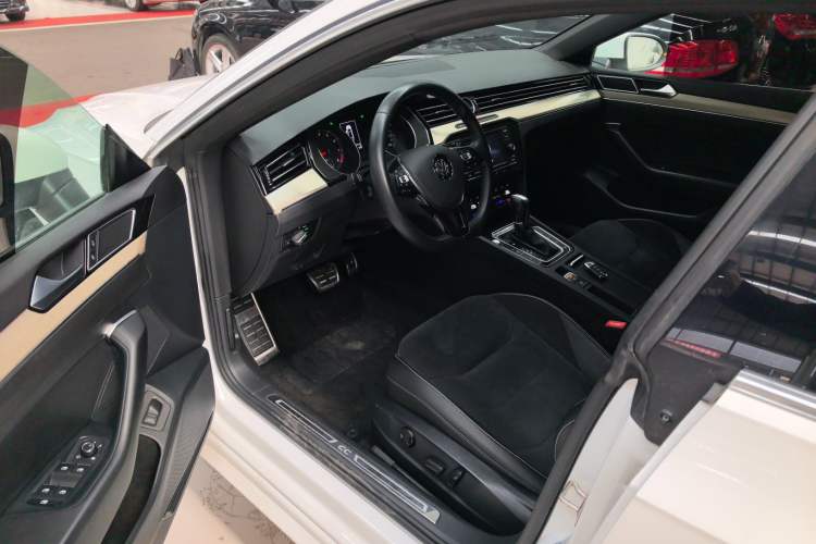 Used Volkswagen FAW-Volkswagen CC 2020 330TSI Huayan Edition China VI Standard
