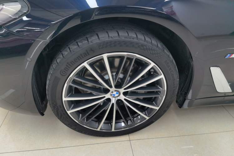 Used BMW 5 Series 2022 Second Facelift 530Li Leading Edition M Sport Package
