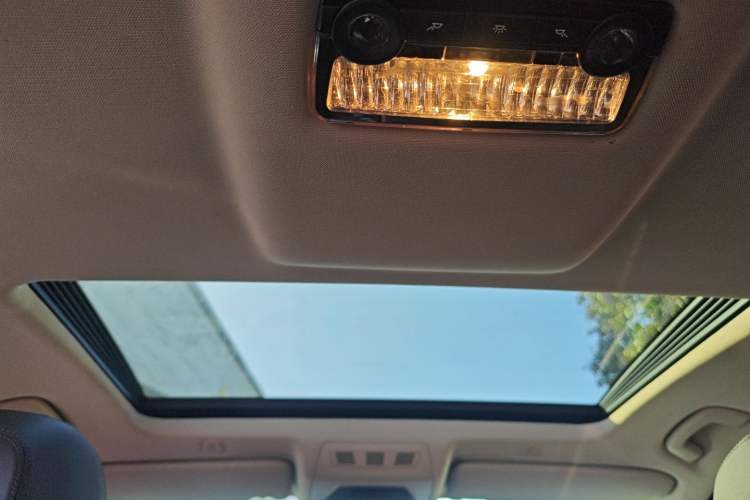 Used BMW 5 Series 2014 525Li Luxury Design Package