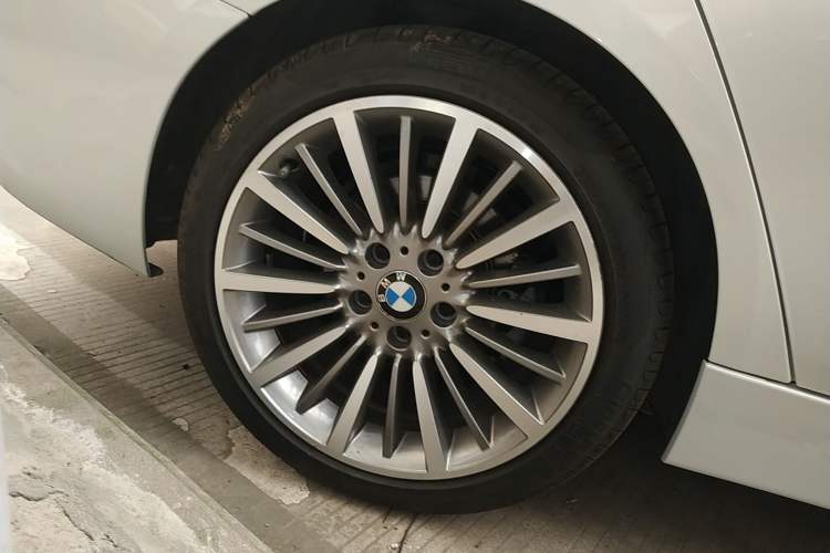 Used BMW 3 Series 2019 320Li Fashion Model
