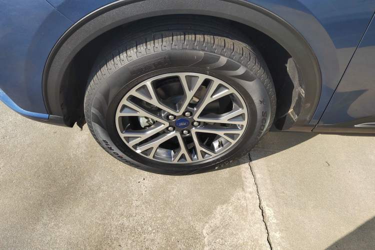 Used Ford Escape 2020 EcoBoost 245 Two-Wheel-Drive Titanium Edition
