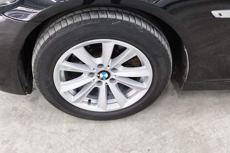 Used BMW 5 Series 2014 520Li Elegant Model
