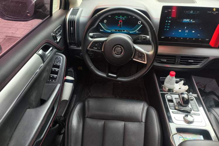 Used BYD Tang New Energy 2019 DM 2.0T All-Wheel Drive Smart Connect Enjoyment Model 5 Seats China VI Standard