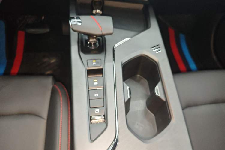 Used Oshan X5 PLUS 2023 1.5T DCT Navigation Edition
