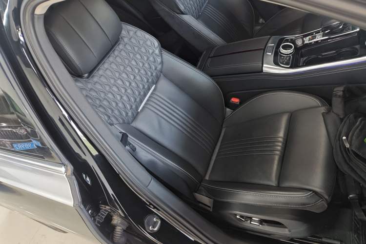 Used Hongqi H9 2020 2.0T Smart Connect Flagship Edition
